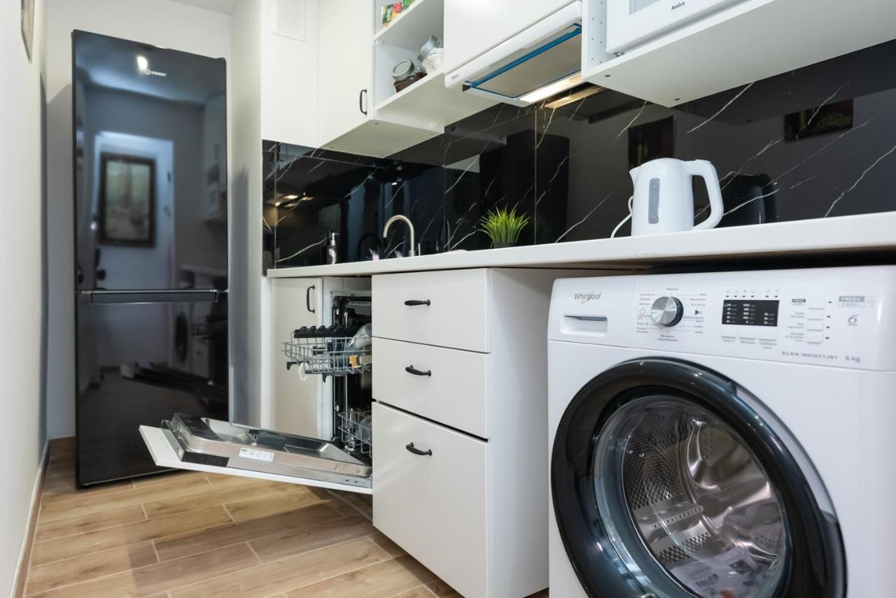 Unit Rooms Warszawa By Metro Rondo Onz Short Rent Idealne Pokoje Na Nocleg W Warszawie 外观 照片