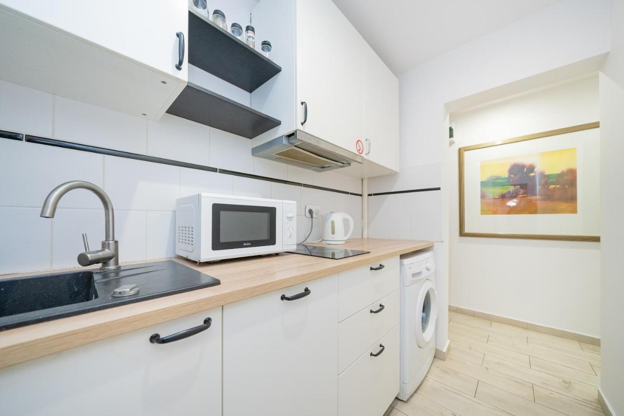 Unit Rooms Warszawa By Metro Rondo Onz Short Rent Idealne Pokoje Na Nocleg W Warszawie 外观 照片