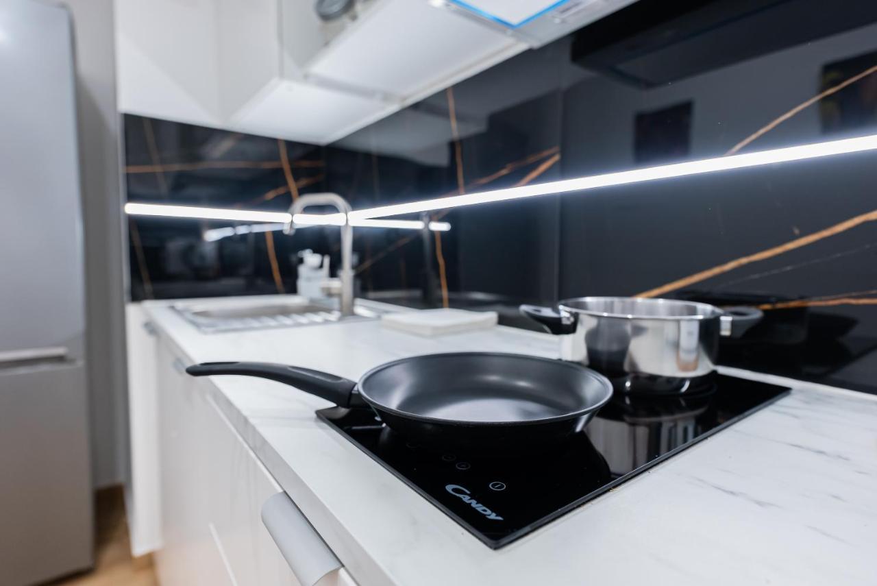 Unit Rooms Warszawa By Metro Rondo Onz Short Rent Idealne Pokoje Na Nocleg W Warszawie 外观 照片