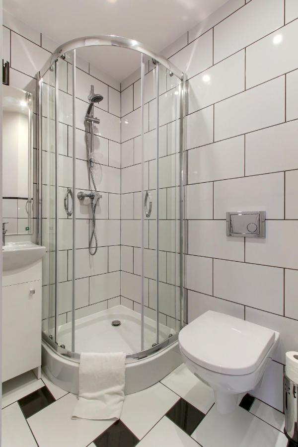Unit Rooms Warszawa By Metro Rondo Onz Short Rent Idealne Pokoje Na Nocleg W Warszawie 外观 照片