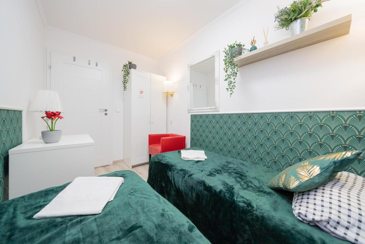 Unit Rooms Warszawa By Metro Rondo Onz Short Rent Idealne Pokoje Na Nocleg W Warszawie 外观 照片